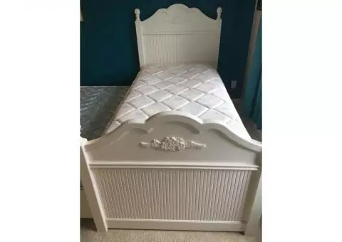 Kid's Trundle Bed